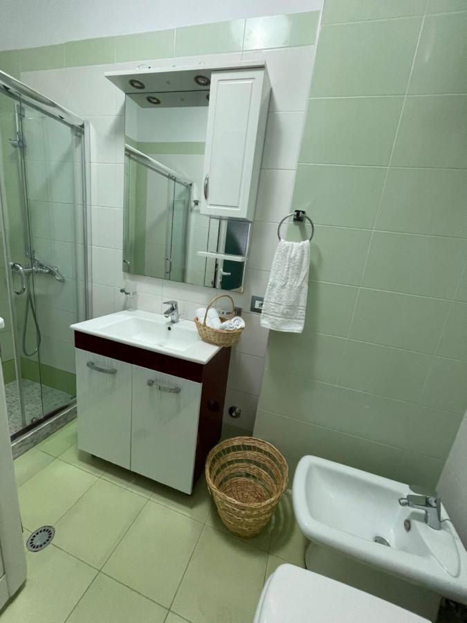 Ola Apartament 2 Sarandë エクステリア 写真